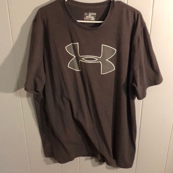 Under Armour Other - Under Armour 2XL loose heatgear grey shortsleeved